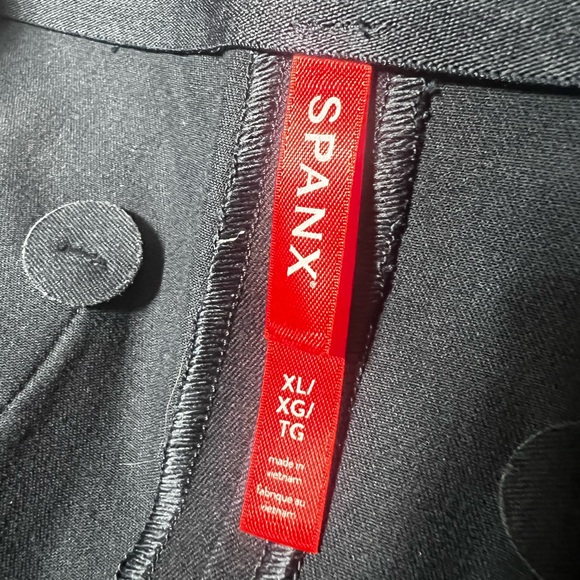 Spanx Polished 6” Stretch Cotton Shorts Classic Navy - Picture 7 of 7